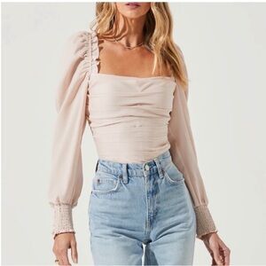 ASTR the label square neck puff sleeve top- blush pink